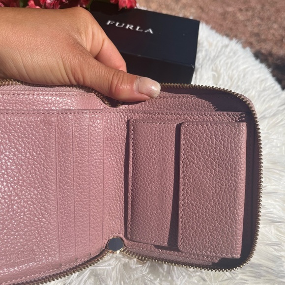 Furla Babylon Leather Zippy Bi-fold Wallet in Pink - Picture 5 of 15